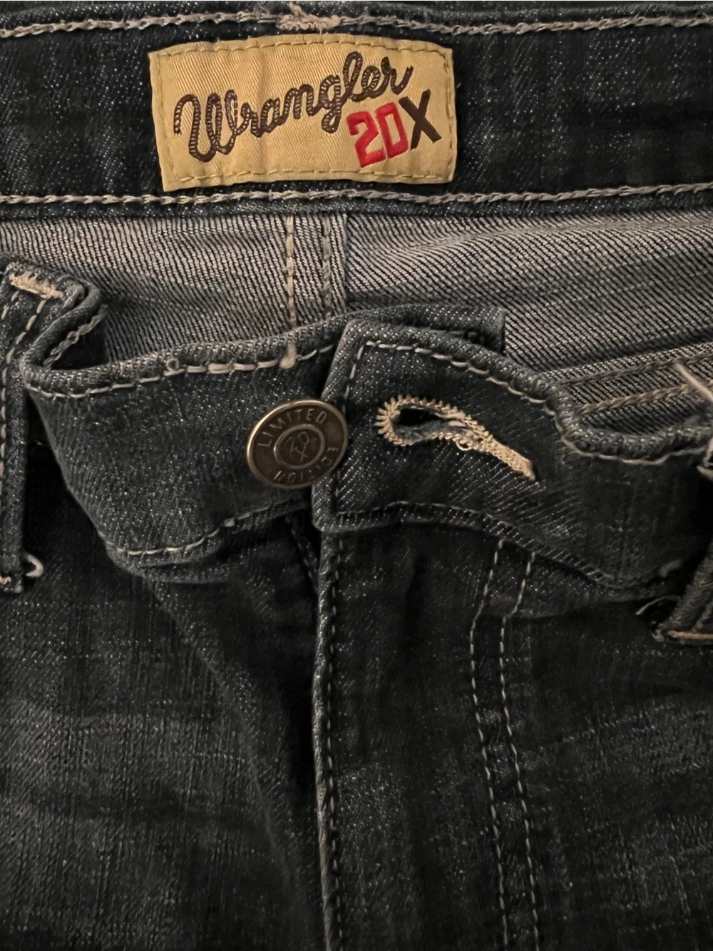 Wrangler Boys 16 Slim Dark Wash Bootcut Jeans - Picture 2 of 4